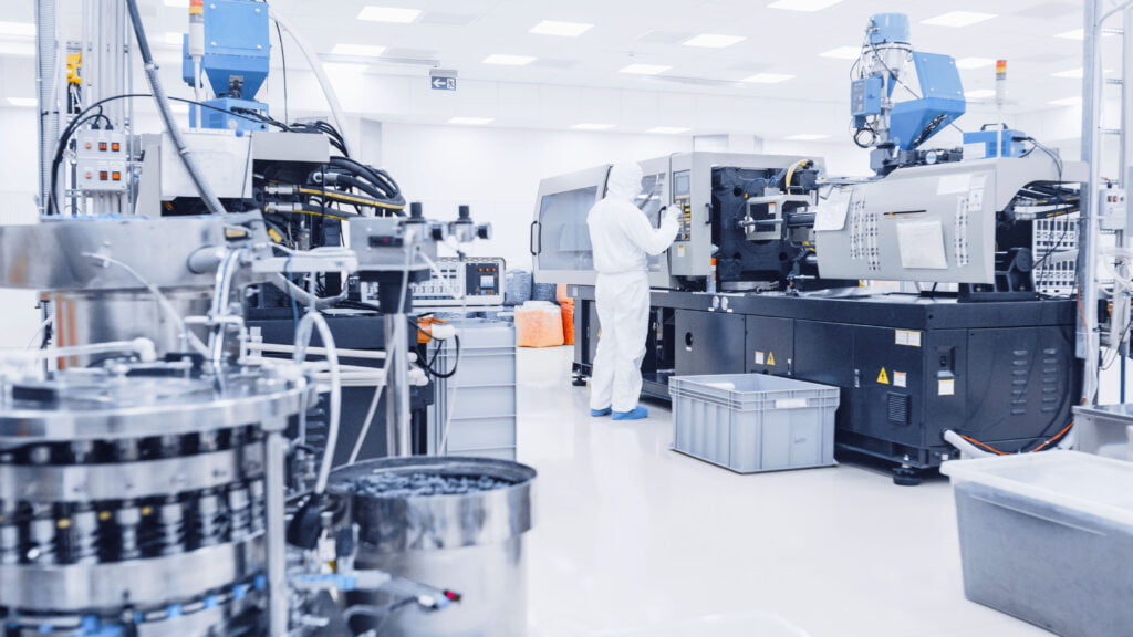 Machine building in a cleanroom environment
